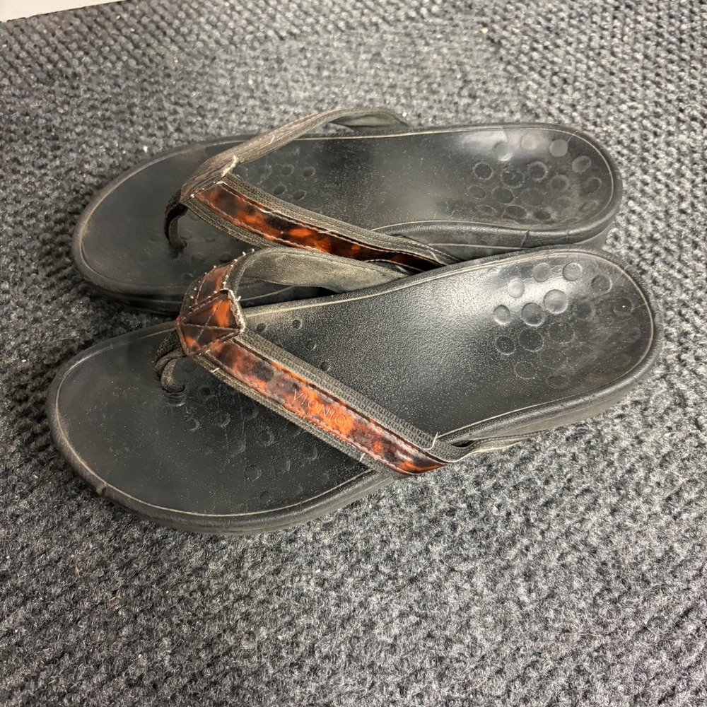Vionic High Tide Womens 7 Black Tortoise Wedge Platform Thong Sandals Flip Flops